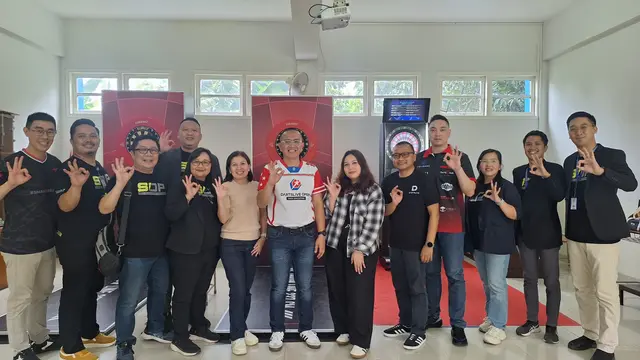 Richard Kusmadi Gelar Coaching Clinic Darts di Bandung