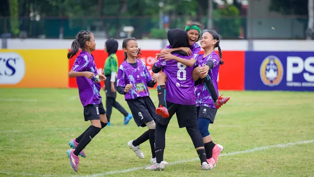 Animo Sepak Bola Putri di Surabaya Meningkat Pesat