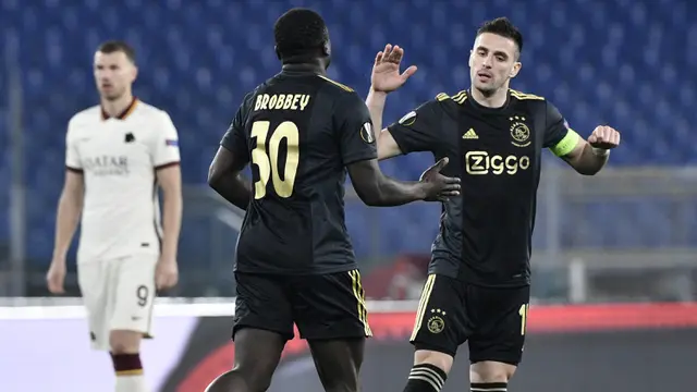 Ajax Amsterdam Krisis Keuangan, Manchester United dan Arsenal Mengintai