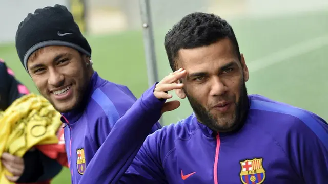 Dani Alves Bebas dari Tuduhan Pemerkosaan: Kisah Naik-Turun Legenda Sepak Bola Brasil