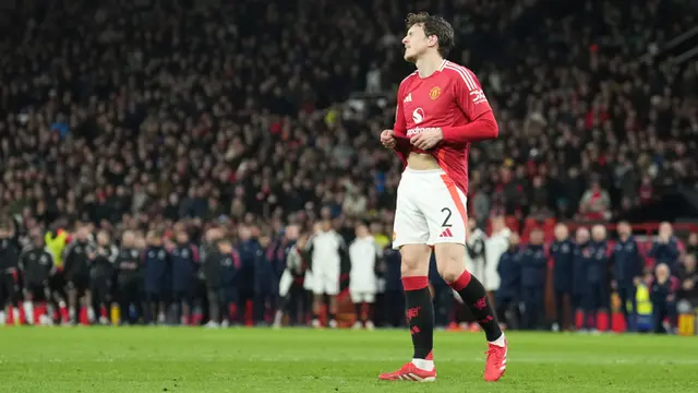 Masa Depan Suram di Manchester United, Victor Lindelof Tergoda Nostalgia Bersama Benfica