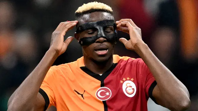 Fabrizio Romano Bantah Manchester United Selangkah Lagi Amankan Victor Osimhen