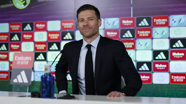 Bos Barcelona Hansi Flick Sambut Kehadiran Xabi Alonso di Real Madrid: Saya Senang