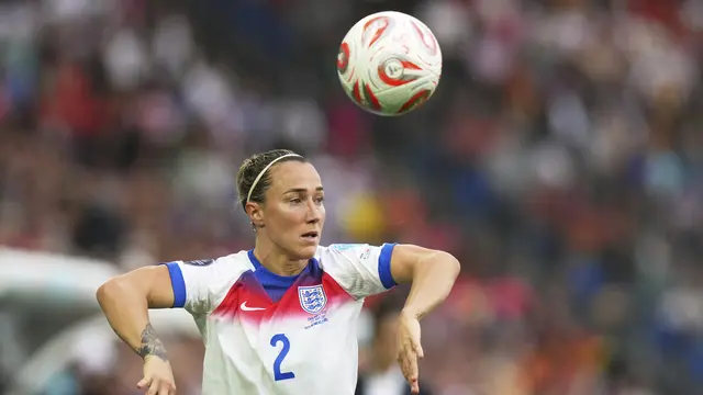 Pengorbanan Lucy Bronze: Bermain di Euro Wanita 2025 dengan Kaki Retak dan Bantu Inggris Juara