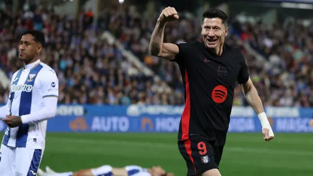 Robert Lewandowski Dilirik Klub Arab: Akankah Tinggalkan Barcelona?