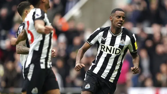Jamie Carragher Resah dengan Rencana Liverpool untuk Membeli Alexander Isak