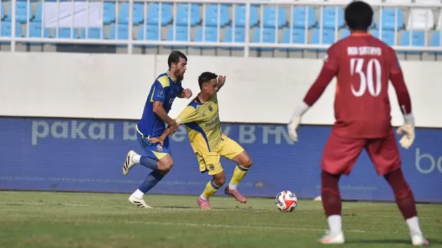 Eliano Reijnders, Si Paling Serba Bisa Persib Bandung: 2 Laga 2 Peran Berbeda