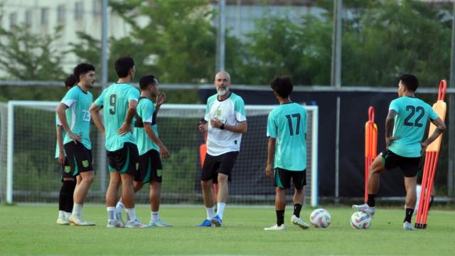 004332700_1760671463-Persebaya_1