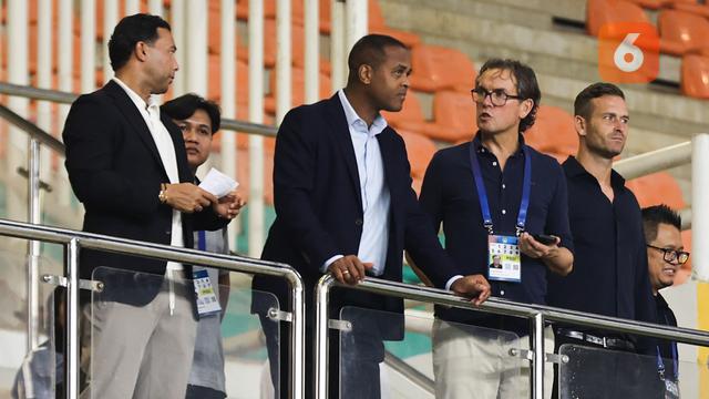 080906800_1739023276-Kluivert_dan_Erick_Thohir-2