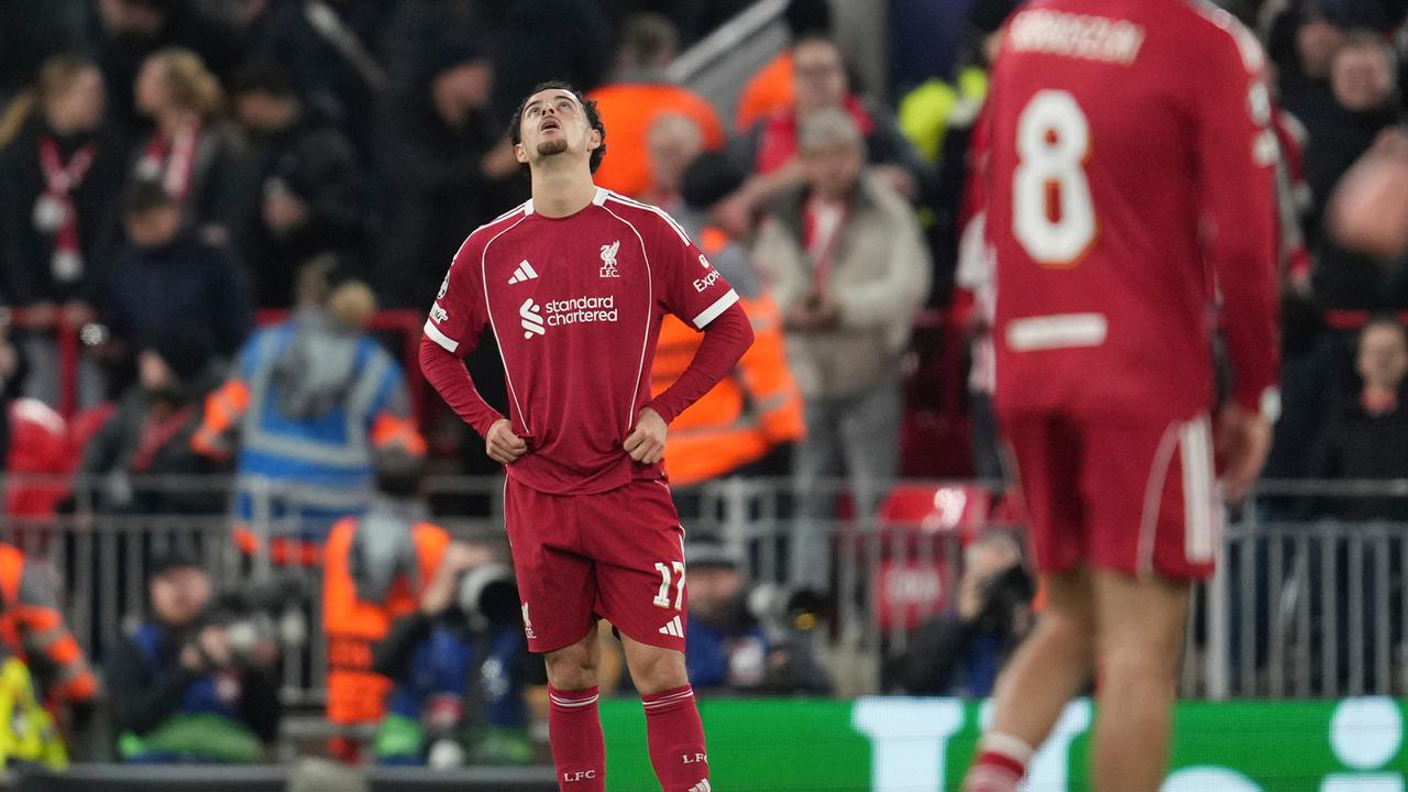 Liverpool Hancur Lebur di Anfield, Curtis Jones Seperti Fans yang Putus Asa